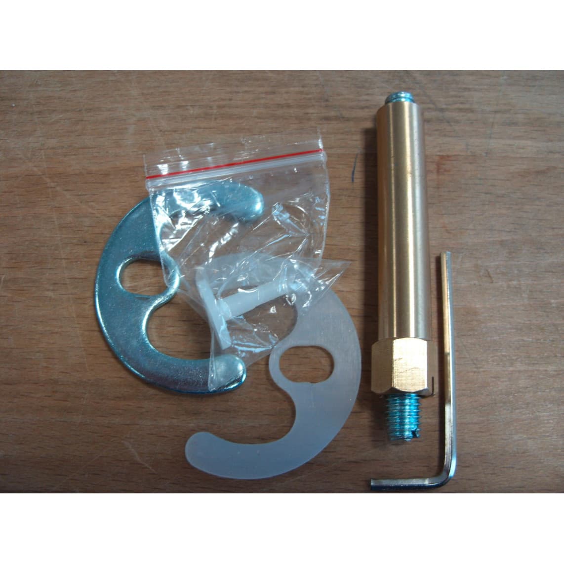 00777 Kit de montage, 1x M8 x 90 mm, anneaux en C, avec écrou long en laiton