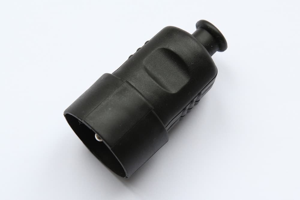 PRISE FEM. BIP+T 16A NOIR