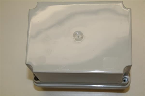 Boîte de dérivation à parois lisses IP65 sans halogène 150 x 110 x 140