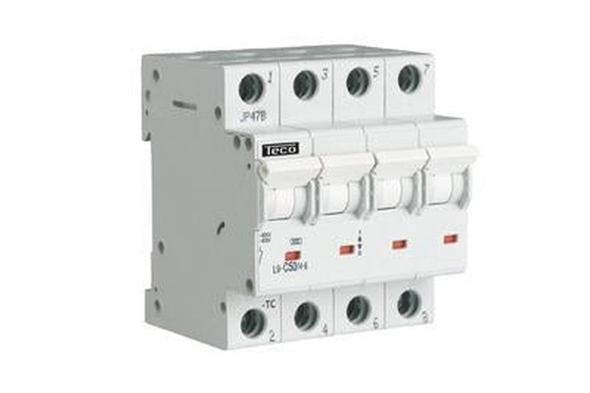 Disjoncteur 4 pôles 10A 10kA courbe D