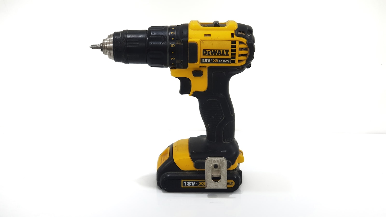 Bosch Pro vs Makita vs Milwaukee : quel 18V choisir ?